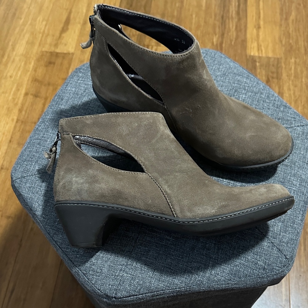 LAST CHANCE OFFER: Dansko Taupe Ankle Booties - Picture 2 of 6